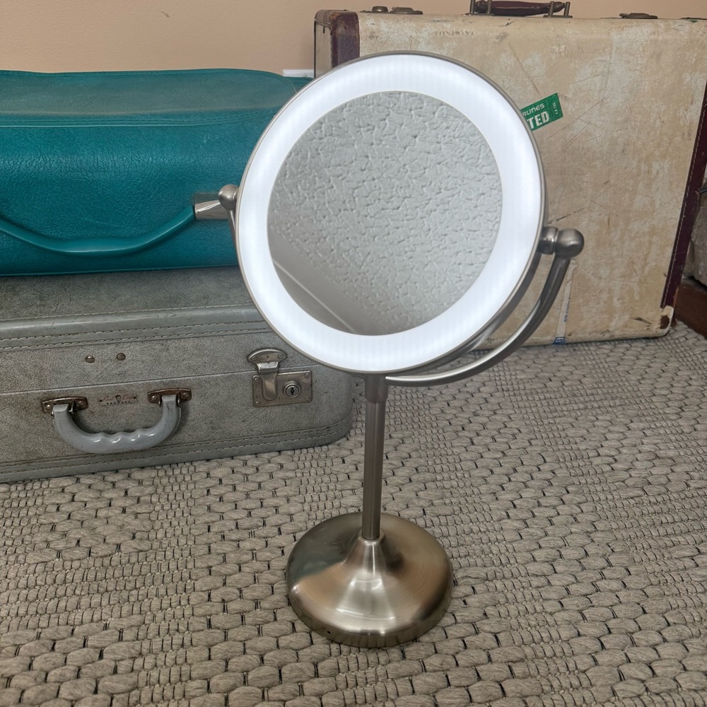 LED Lighted Rechargeable Vanity Mirror in Brushed Silver